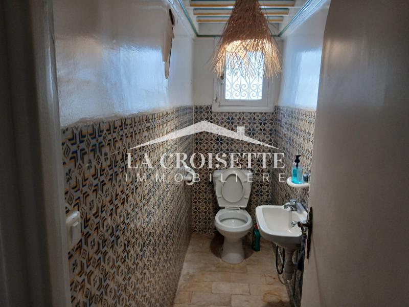 Villa S+4 avec piscine et jardin à La Marsa